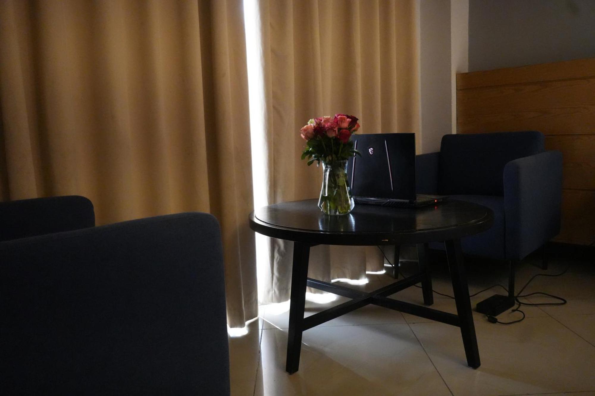 Mazeki Addis Boutique Hotel ภายนอก รูปภาพ