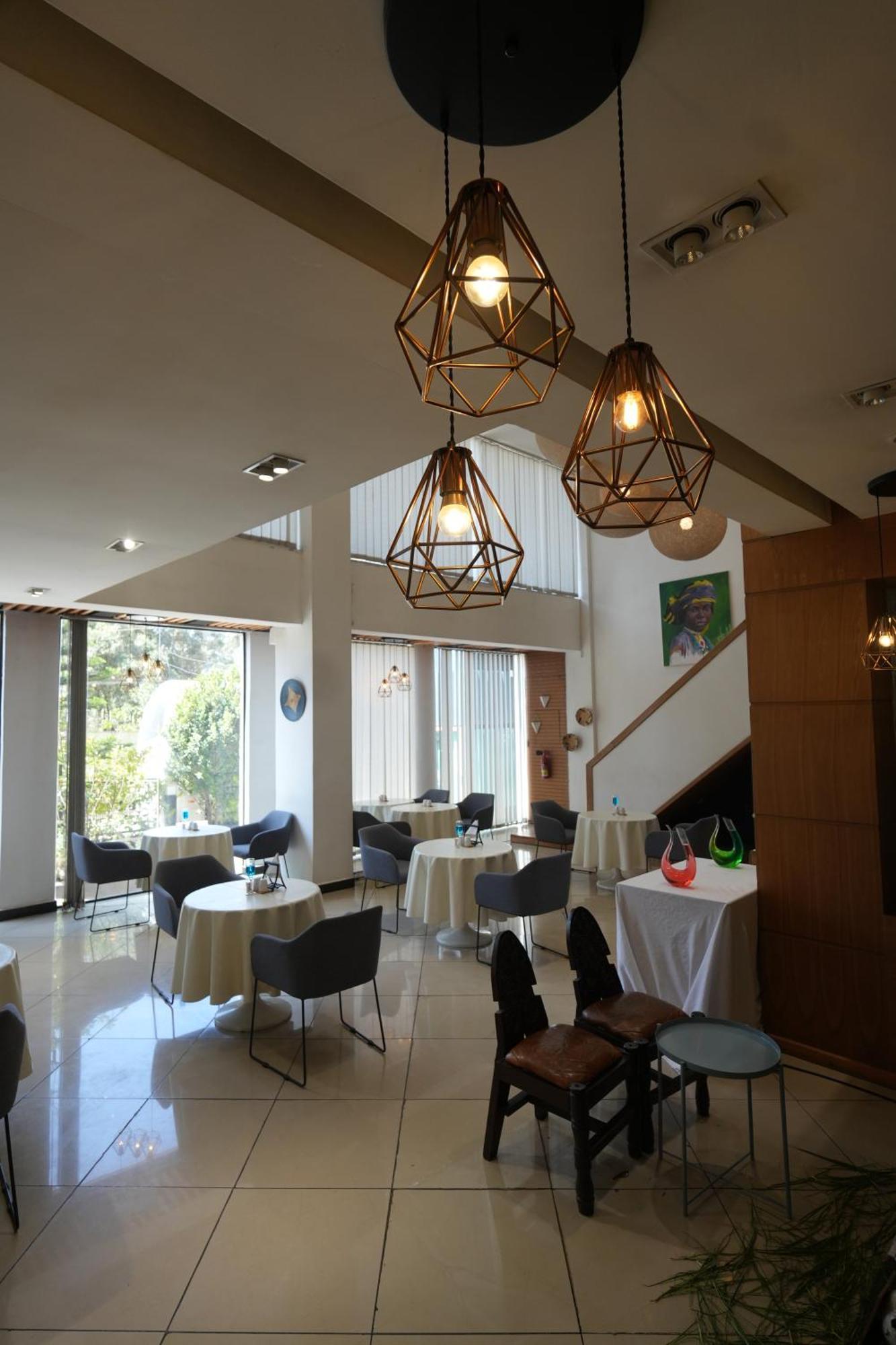 Mazeki Addis Boutique Hotel ภายนอก รูปภาพ